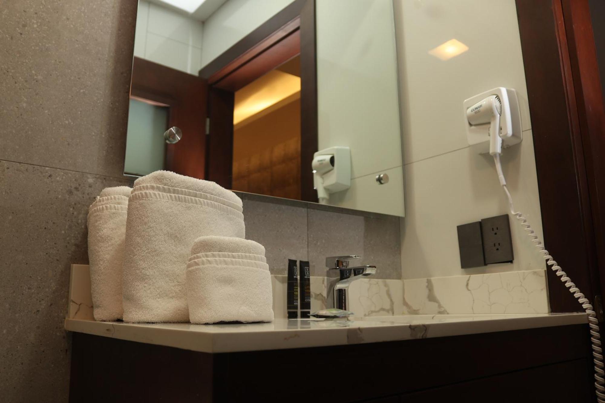 Hotel Wellintown ティファナ エクステリア 写真
